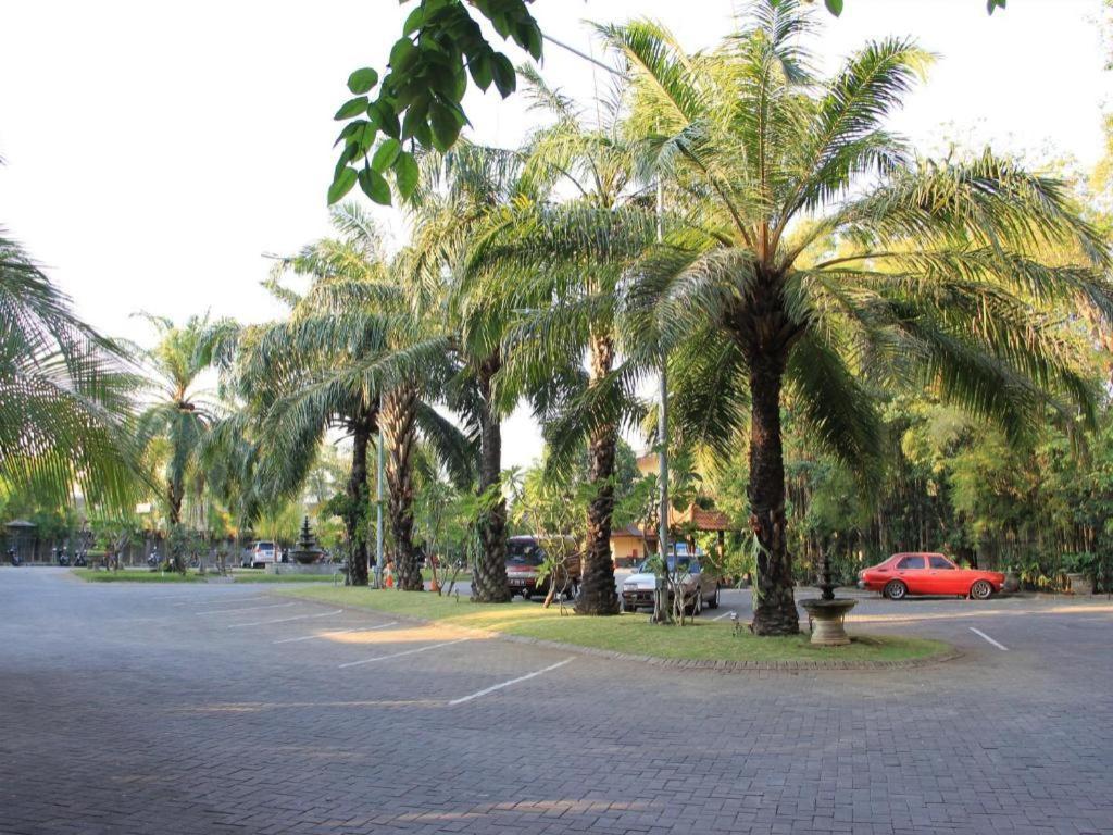 Narita Classic Hotel Surabaya Exterior photo